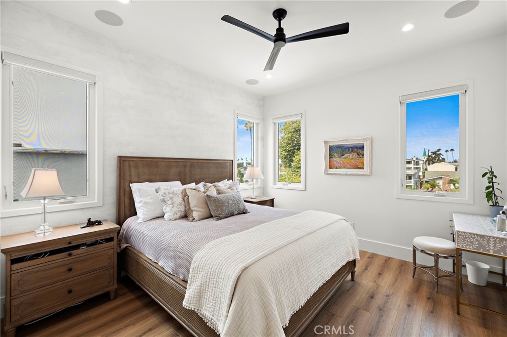 Corona del Mar North of PCH (CNHW) - Residential