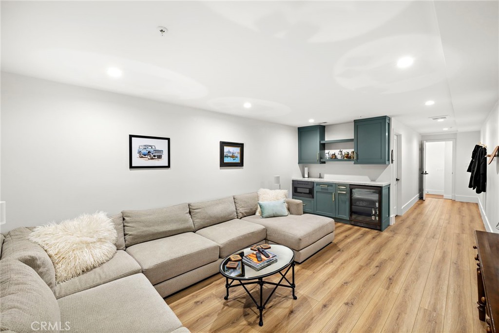 Corona del Mar North of PCH (CNHW) - Residential