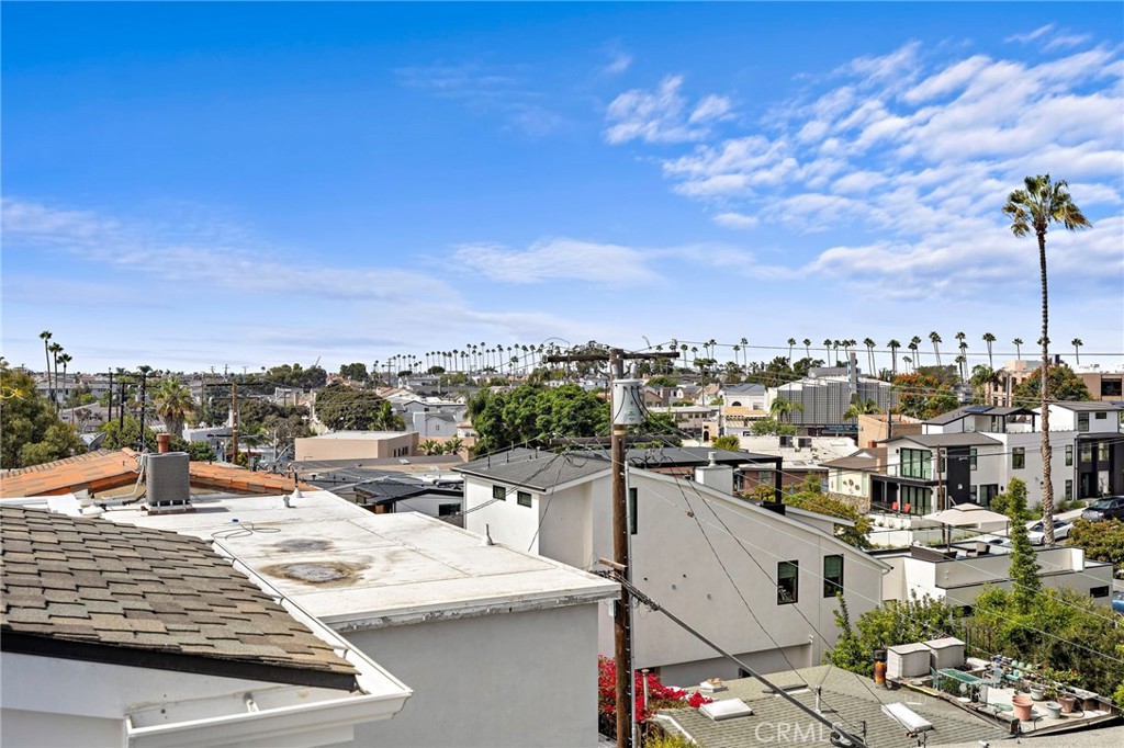 Corona del Mar North of PCH (CNHW) - Residential