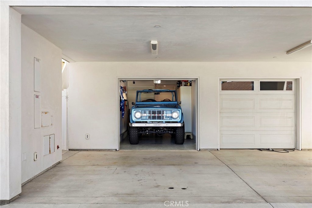 Corona del Mar North of PCH (CNHW) - Residential