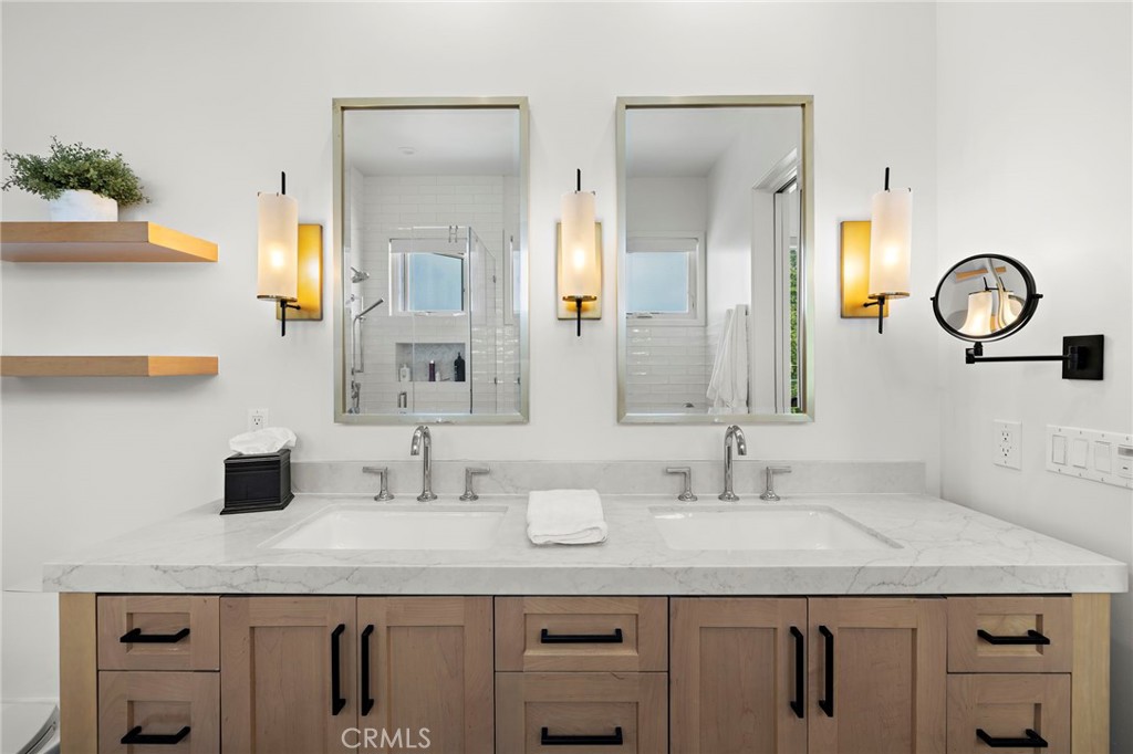Corona del Mar North of PCH (CNHW) - Residential
