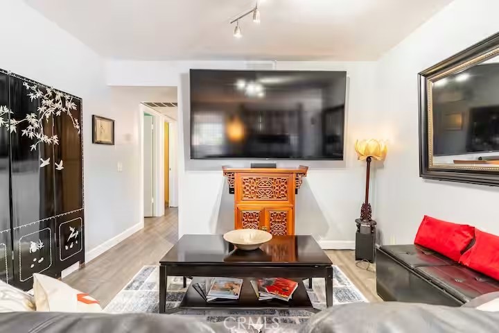 3736 Mississippi Street
