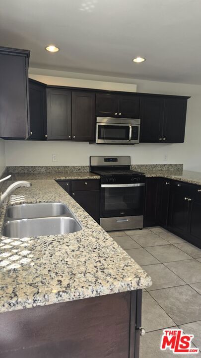 TOWN HOUSE STYLE!!! No One above and below. ALL BEDROOMS ARE UPSTAIR. FULLY UPGRADED 2 UNITS IN HANCOCK PARK AT IT'S BEST! NEXT TO AWARD WINNING QUEEN ANNE ELEMENTARY SCHOOL. TAKE A STROLL AROUND THE QUEEN ANNE RECREATION CENTER AFTER DINNER OR ENJOY THE FREE TENNIS COURTS READILY AVAILABLE. 5 BLOCKS TO THE NEW MIDTOWN CROSSING SHOPPING CENTER. REFRIGERATORS, STOVES, HOODS, DISHWASHERS, MICROWAVE OVENS. AIR CONDITING. QUALITY CABINETRY AND GRANITE KICHEN COUNTER TOPS. WOOD FLOORING THROUGHOUT. LOCATED IN HANCOCK PARK. CLOSE TO BEVERLY HILLS, GROVE,KOREA TOWN AND DOWNTOWN LA. GREAT ACCESS TO 10 FWY. Memorial Branch Library is just cross street. 2 side by side parking.