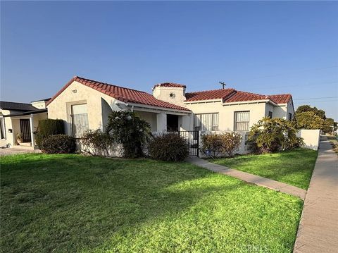 Photo of 7530 S Hobart BLVD, Los Angeles, CA 90047 (MLS # PW26108249)