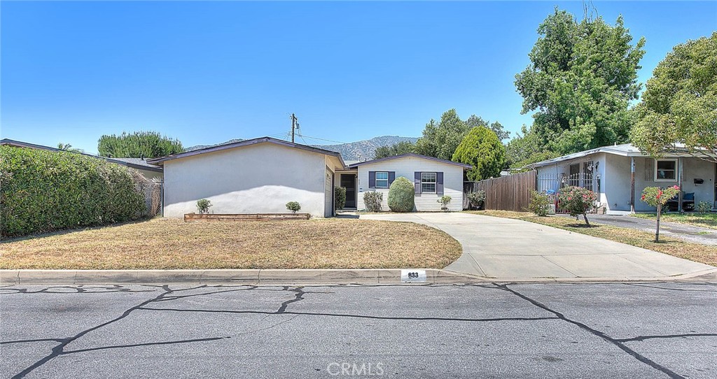 833 W Orangepath Street