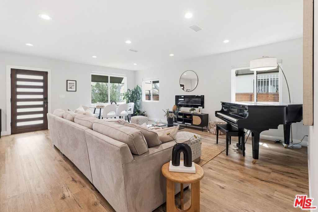 11237 Braddock Drive