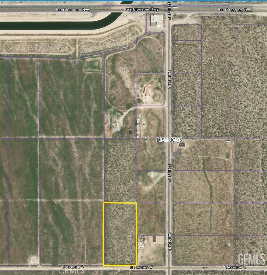 4.761 Acres of residential land in LittleRock. Very close to paved road! Take advantage of this opportunity!!!