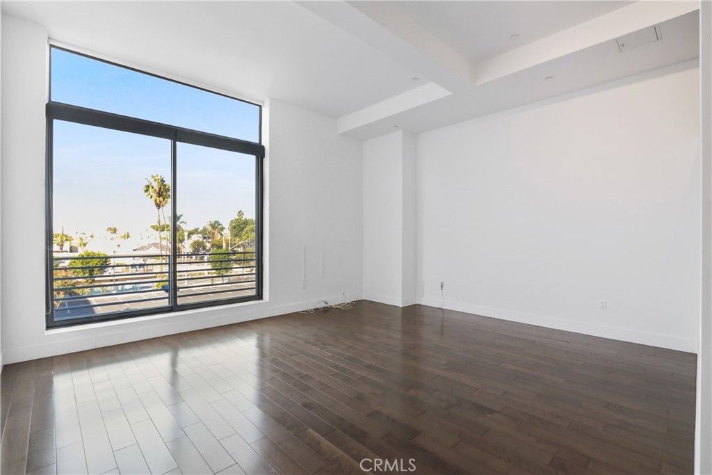 Downtown (DT) - Residential Lease