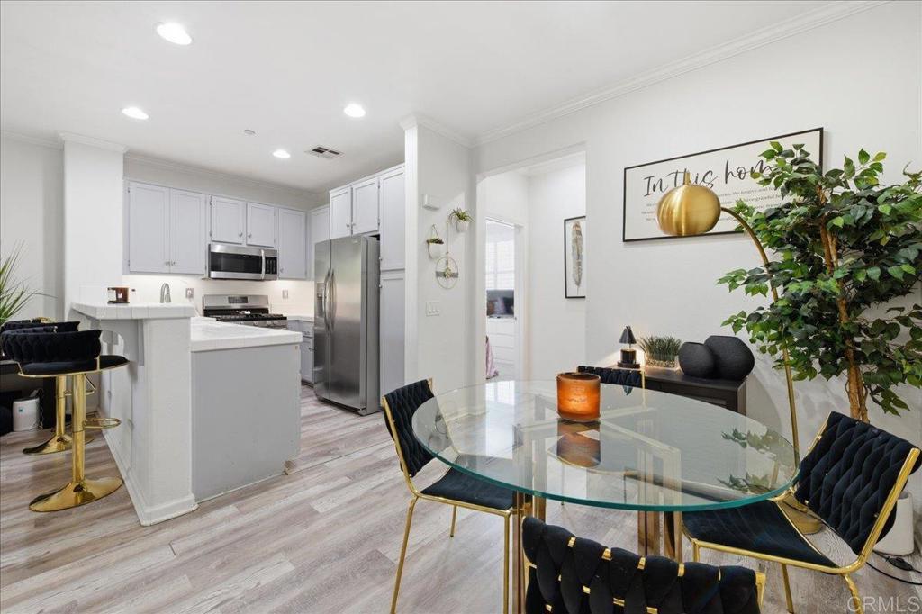 2725 Apricot Court