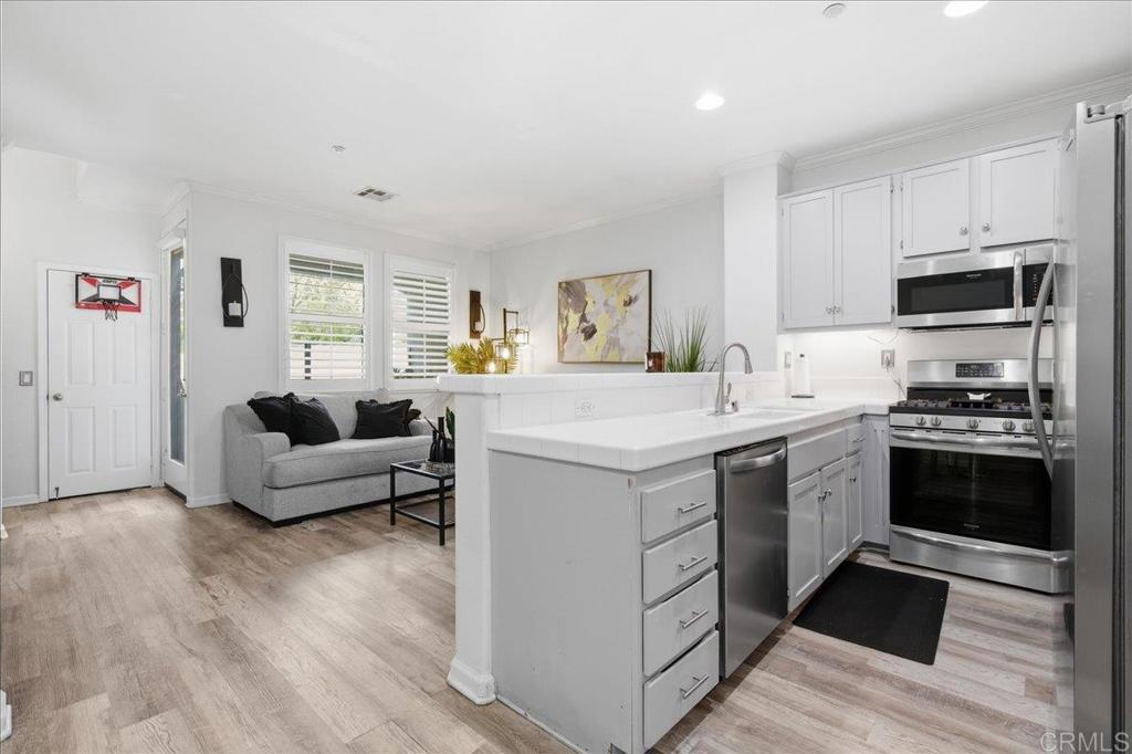 2725 Apricot Court