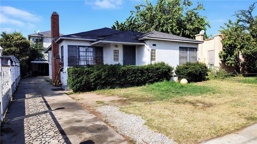 DUPLEX FOR SALE | FRONT UNIT HOUSE- 3 BEDROOM 1 BATH WITH DETACHED GARAGE | BACK UPSTAIRS UNIT - 1 BED, 1 BATH LOCATED ABOVE THE DETACHED GARAGE |  SMALL BACK YARD | PROPERTY IS NEED OF REPAIRS | BOTH UNITS MAY NOT BE FHA COMPLIANCE FOR FINANCING PURPOSES DUE TO IT'S CURRENT CONDITION | BOTH UNITS WILL BE DELIVERED VACANT | UNITS ARE READY FOR NEW TENANTS AFTER REPAIRS | NO AIR CONDITION AND NO UPGRADES HAVE BEEN MADE TO BOTH UNITS | HOWEVER, THE PROPERTY POTENTIALLY PROVIDES A LONG-TERM UPSIDE IF YOU INVEST TIME AND EFFORT