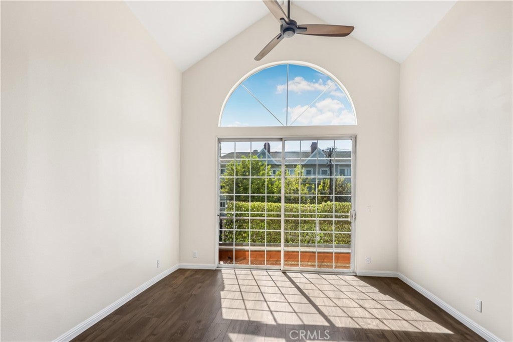 5620 Yolanda Avenue 214