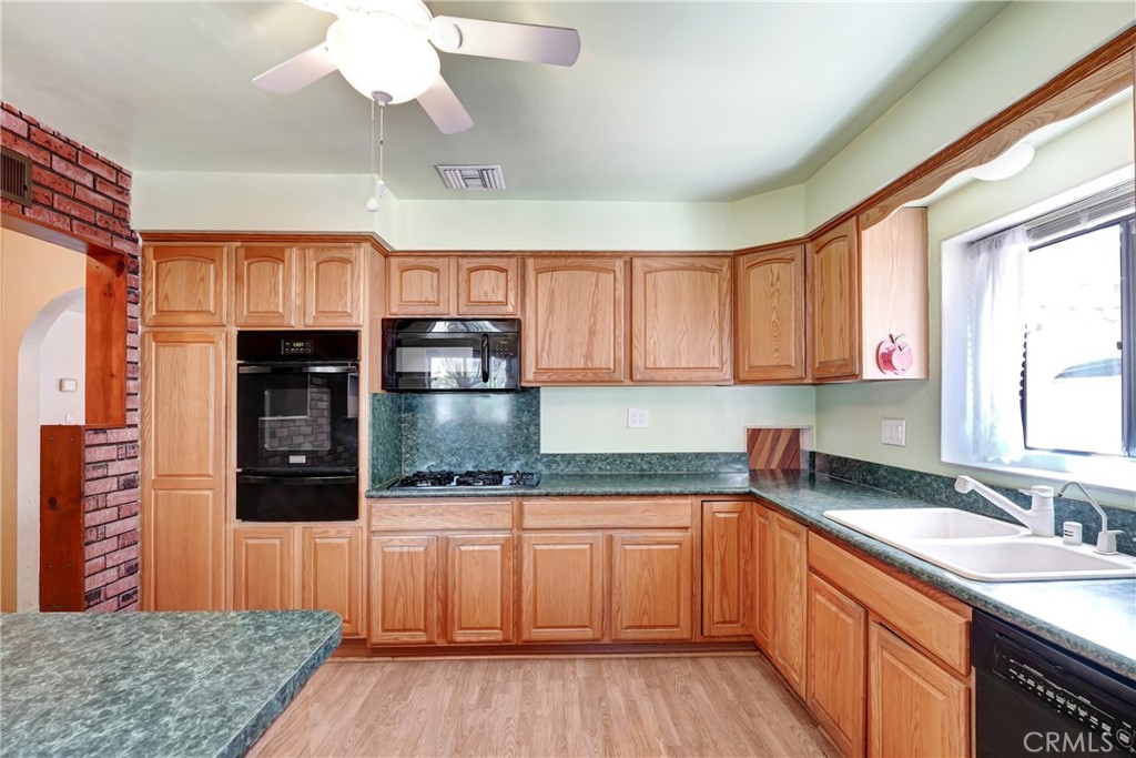 1636 Bentley Place
