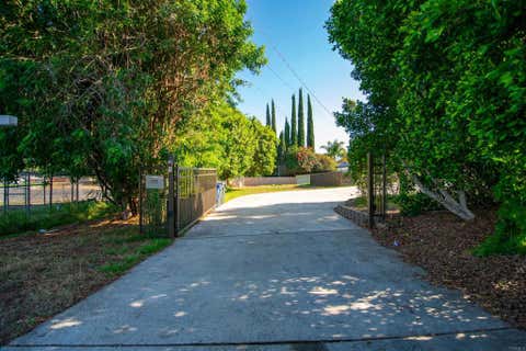 Photo of 177 Barhaven Lane, Fallbrook, CA 92028 (MLS # NDP2604541)