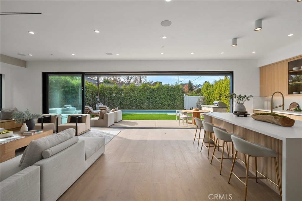 Properties 1 4453 Gentry Avenue