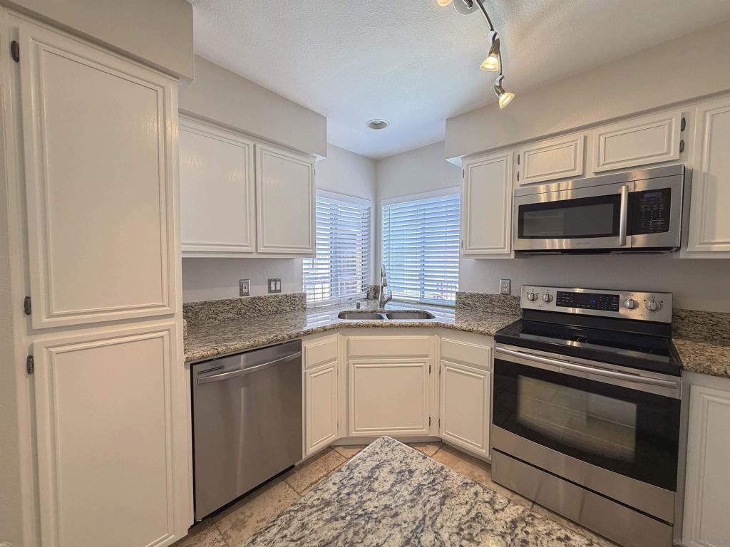 18680 Caminito Cantilena 236