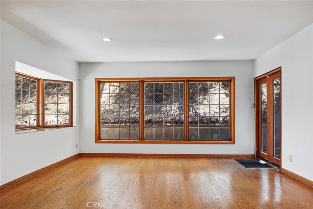 Photo of 14934 Stonesboro Place Pl, Sherman Oaks, CA 91403 (MLS # SR26133715)