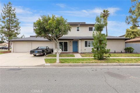 Photo of 2213 E Avalon Ave, Santa Ana, CA 92705 (MLS # OC26056588)