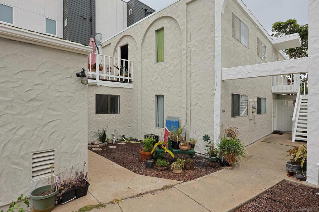 5419 Lauretta St Apt A &B