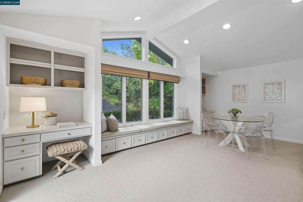 IVY DRIVE AREA - Residential