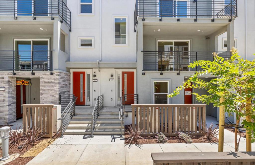 785 Wisteria Court