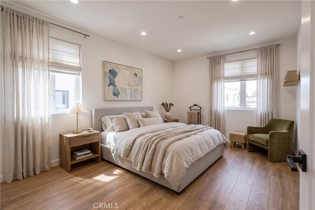 1227 June St