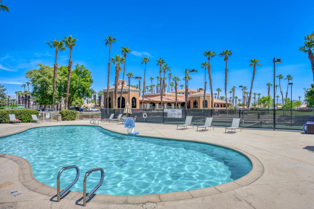 Oasis Country Club - Residential