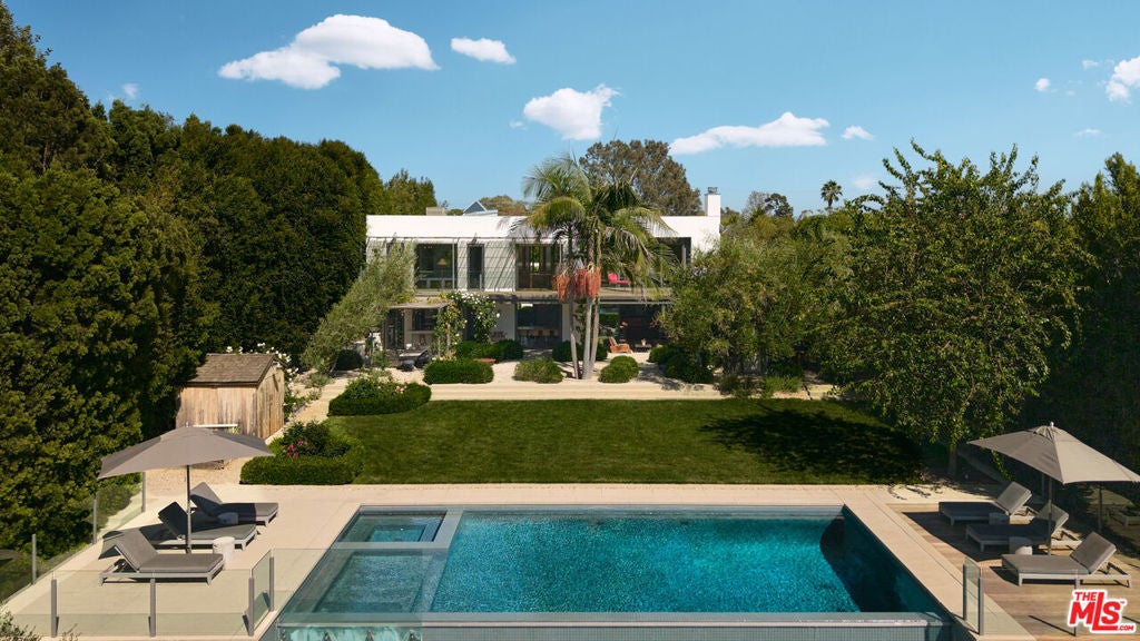 Photo of 621 N Bonhill Road, Los Angeles, CA 90049 (MLS # 26916861)