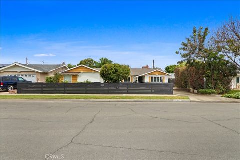 Photo of 17391 Roseleaf Ave, Tustin, CA 92780 (MLS # PW26087311)