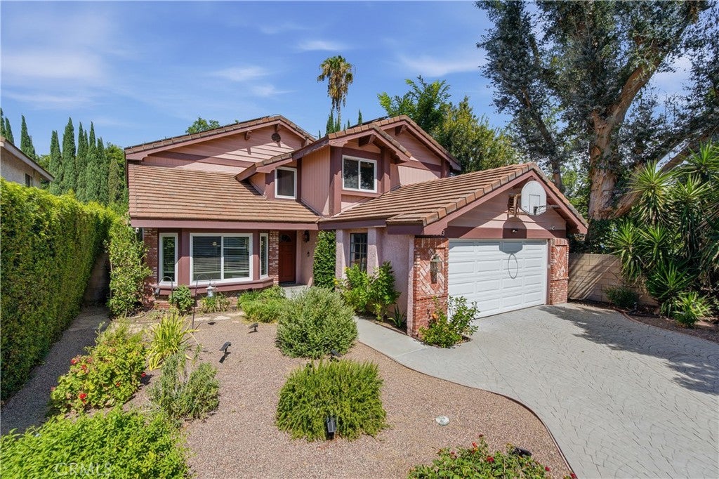 5943 Julian LN