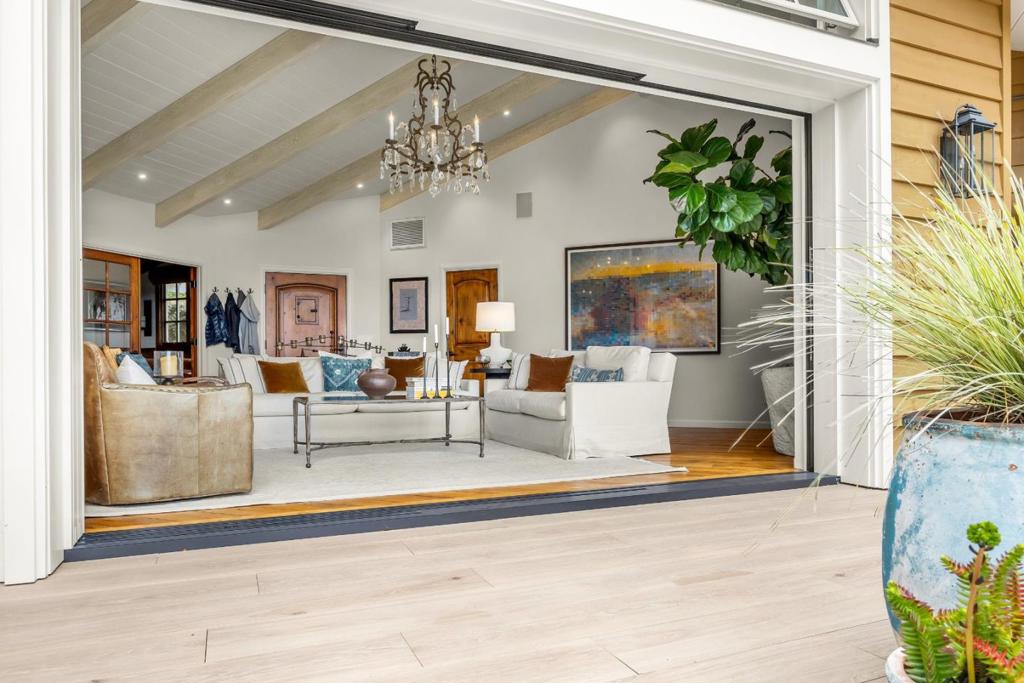 780 Lagunita Drive
