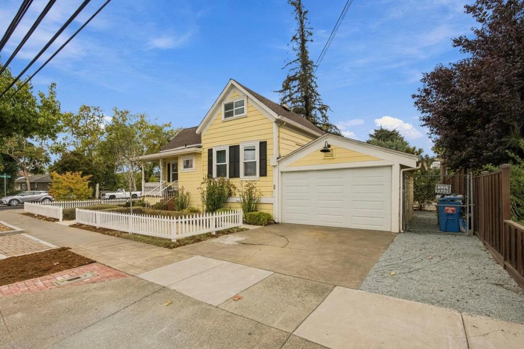 307 E 6th Street