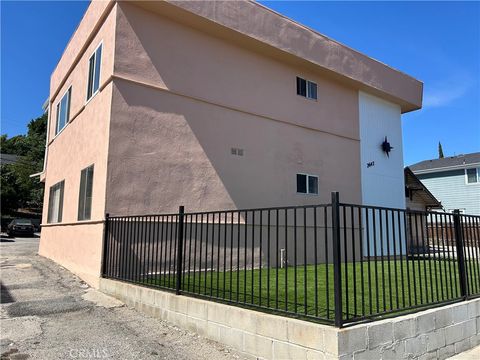 Photo of 2647 Chelsea Street #4, Los Angeles, CA 90033 (MLS # CV25119135)