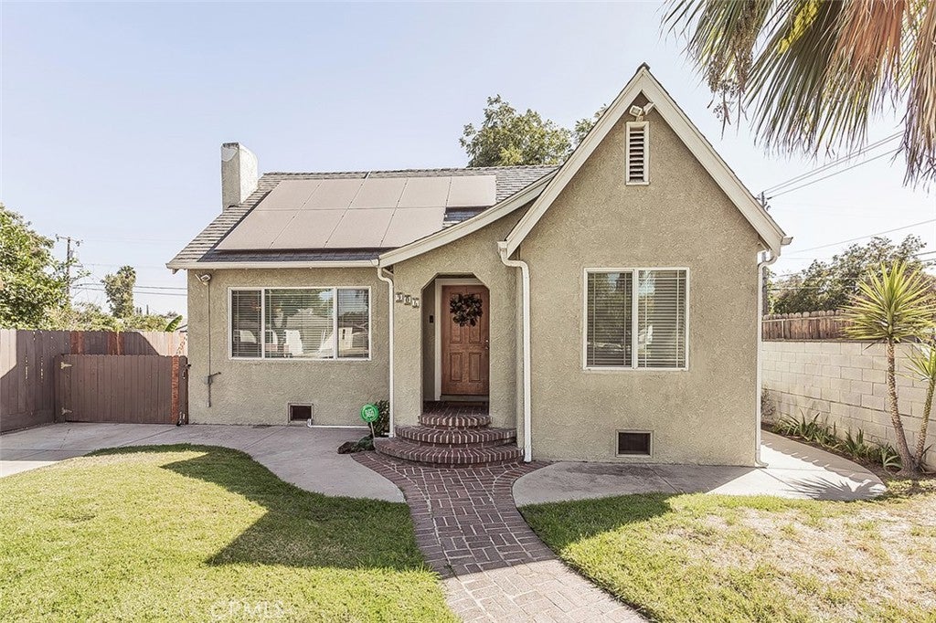 906 E Fountain