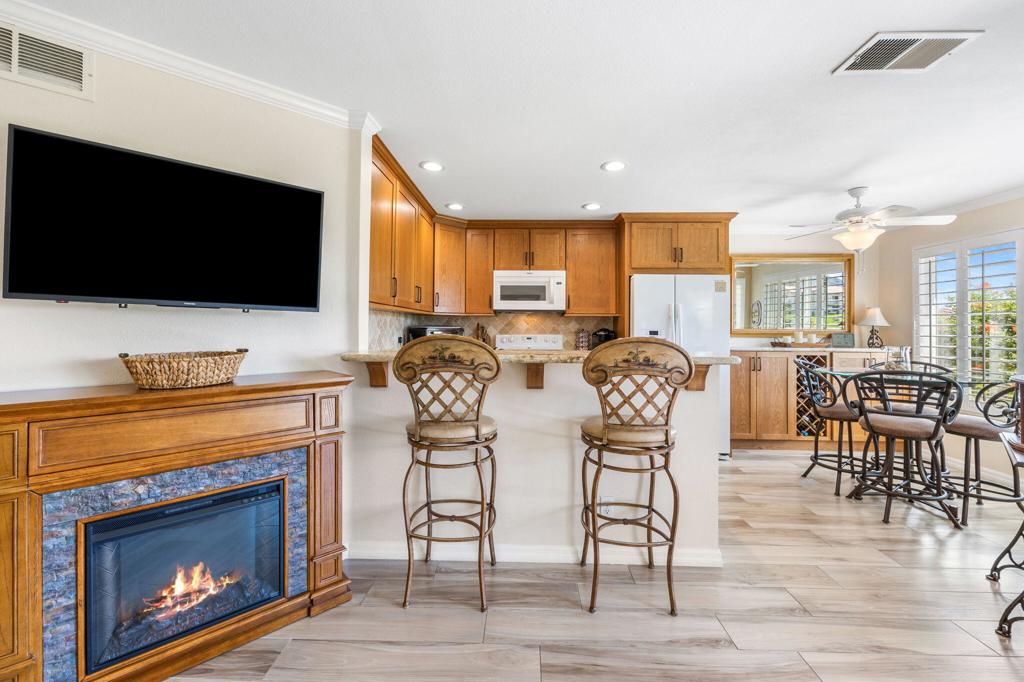 Palm Royale - Residential