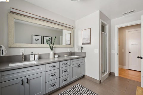 Tiny photo for 22 Littlewood Drive DR, Piedmont, CA 94611 (MLS # 41151572)