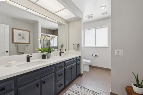 Tiny photo for 22 Littlewood Drive DR, Piedmont, CA 94611 (MLS # 41151572)