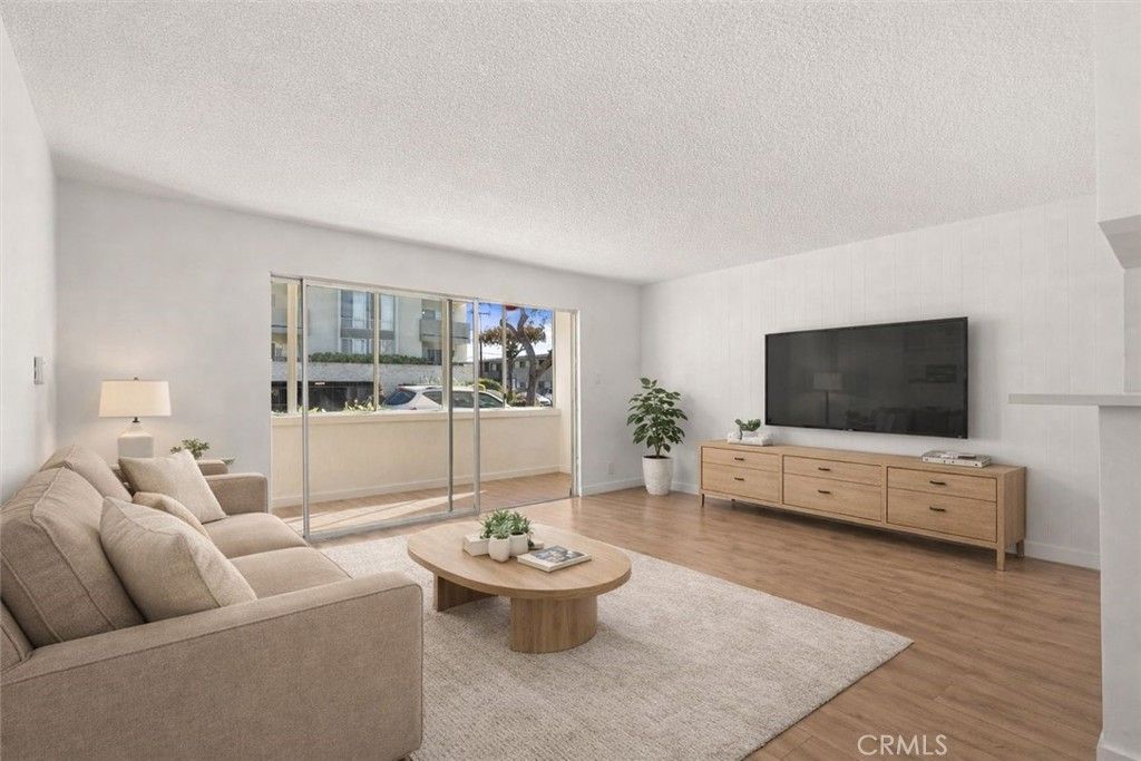 Photo of 805 Glenway #105, Inglewood, CA 90302 (MLS # SB26022355)