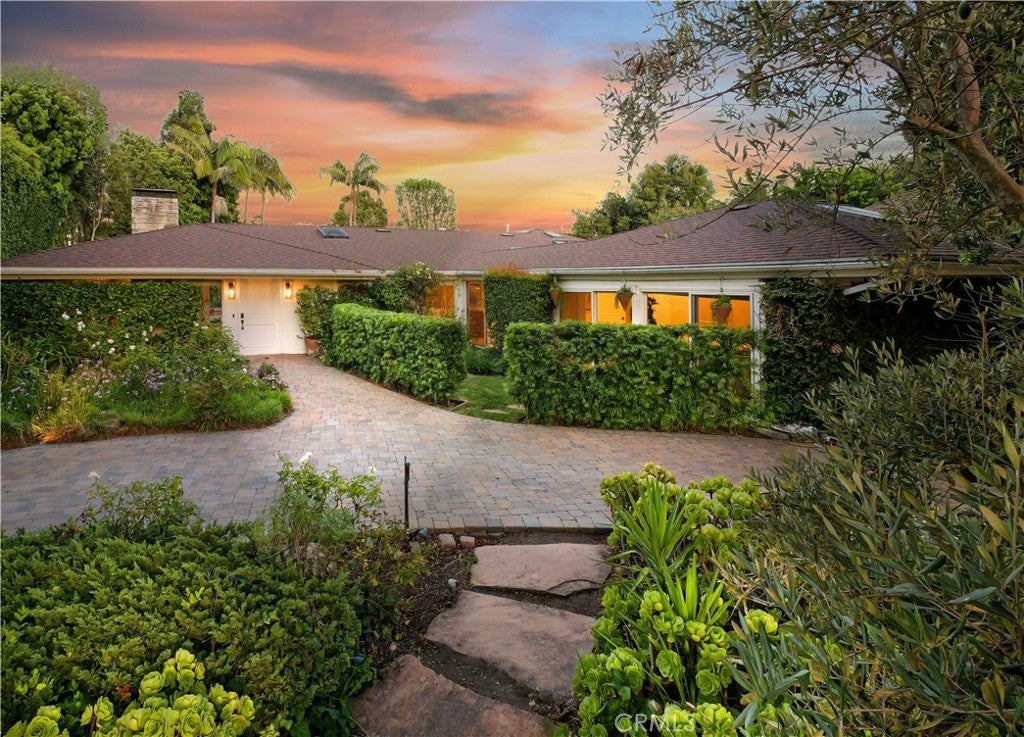 27424 Rainbow Ridge
