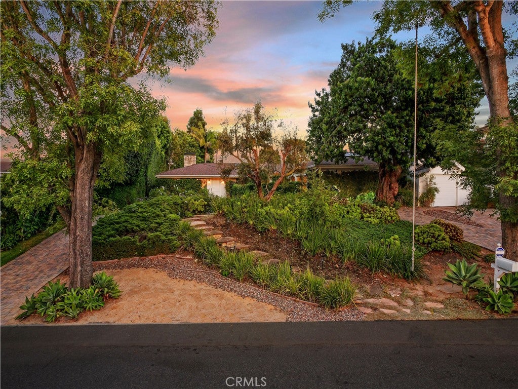 27424 Rainbow Ridge