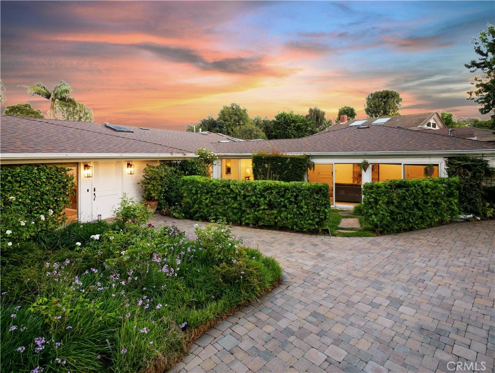 27424 Rainbow Ridge