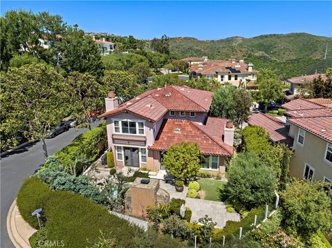 Photo of 16 Sunset Cove Cv, Newport Coast, CA 92657 (MLS # NP26072263)