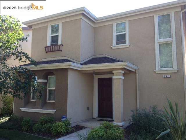 Minutes to shopping, schools, college freeway and BART! Accessible community in newer part of Pittsburg. Spacious kitchen, lots of cabinets. Spacious family room and dining area. Rare 5 bedroom floor plan, great covered side yard patio for BBQ & entertaining. Very nice community! 2 large car garage.