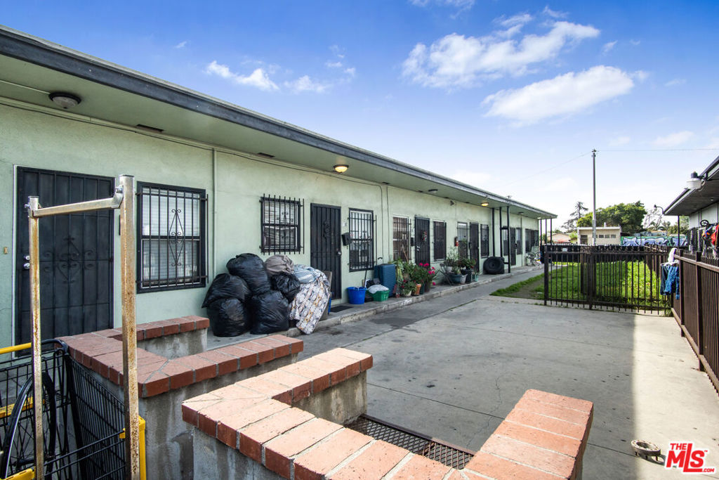 15412 S Atlantic Avenue