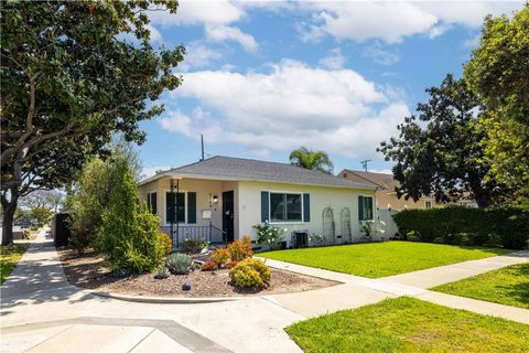Photo of 6164 Bonfair Avenue, Lakewood, CA 90712 (MLS # DW26091730)