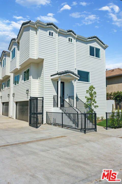 Properties 1 14651 W Sara Lane
