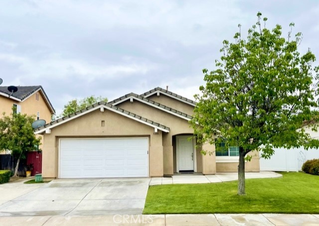 Charming Single-Story Ranch Home in Desirable Loring Ranch Community
Welcome to your beautifully maintained single-story ranch-style home featuring a spacious open floor plan with 1,621 sq ft of comfortable living space, 3 bedrooms, and 2 full bathrooms.
Enjoy elegant tile flooring and 4” base moldings throughout. The large kitchen is ideal for cooking and entertaining, offering plenty of cabinet space, included appliances, and opens to the family room for added functionality.
The formal living room is pre-wired for a projection screen and surround sound speakers, making it perfect for movie nights or entertaining. The cozy family room features a welcoming fireplace, and the indoor laundry room adds everyday convenience.
Retreat to the primary suite, which includes a private bath with soft-close vanity drawers, updated mirrors, and modern fixtures. Additional features include interior and exterior LED lighting, central air & heating, and a covered patio — perfect for relaxing outdoors.
This home also offers:
• An extended driveway for extra parking
• Gardener included
• Flexible qualifications
• Hablamos Español
Prime Location:
Just minutes from Downtown Riverside, the scenic Mt. Rubidoux walking trail, and Rancho Jurupa Regional Sports Park (walking distance). Commuter-friendly and close to everything you need.
Don’t miss this opportunity to live in a well-appointed home in a sought-after neighborhood! Ready to move-in the first week of August. Flexible Qualifications y Hablamos Español!
