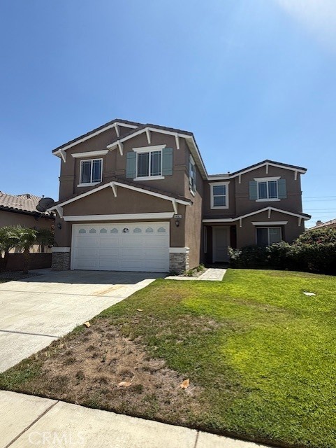 This charming home is ideally situated with convenient access to community parks, top-rated schools, popular restaurants, and shopping destinations. It features a spacious garage and generous driveway, providing plenty of room for multiple vehicles. Don’t miss this fantastic opportunity to own a home in such a desirable area!
