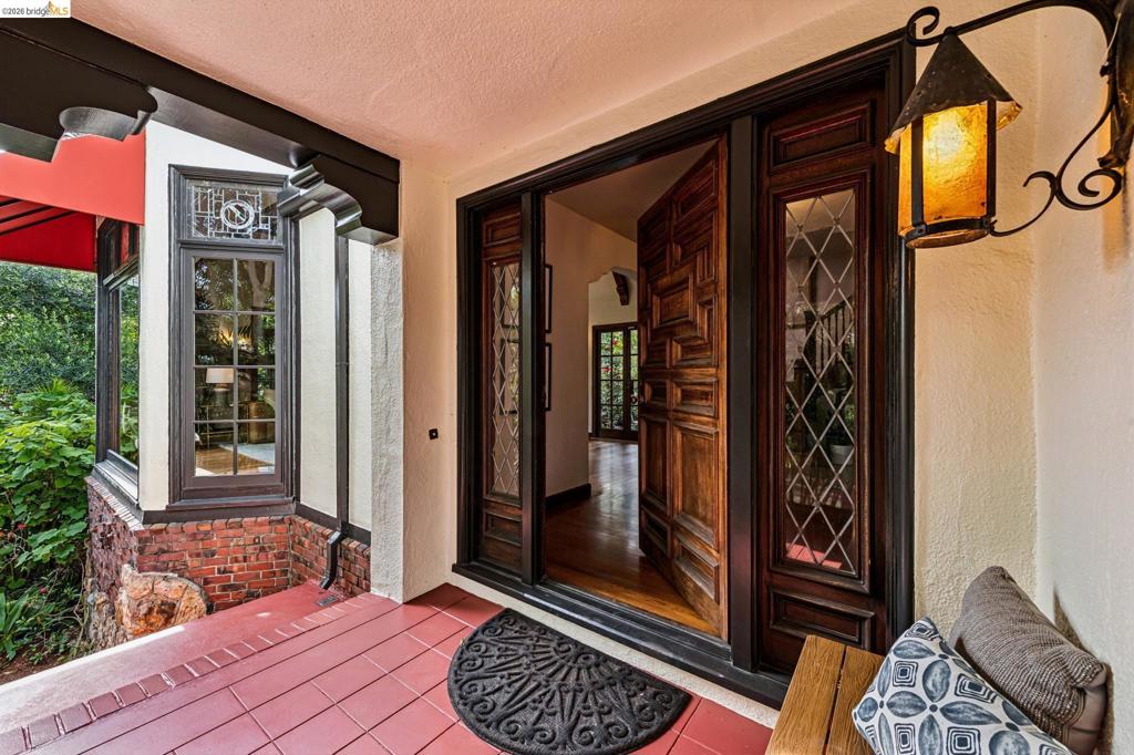 1915 Thousand Oaks Blvd