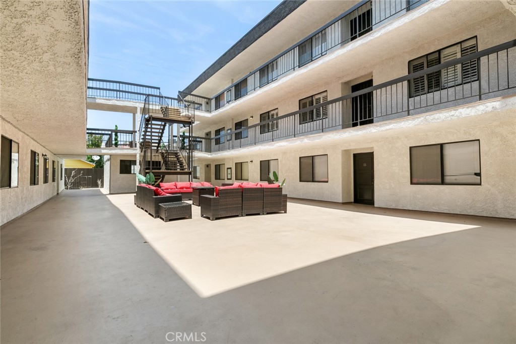 635 E Elmwood Avenue 307